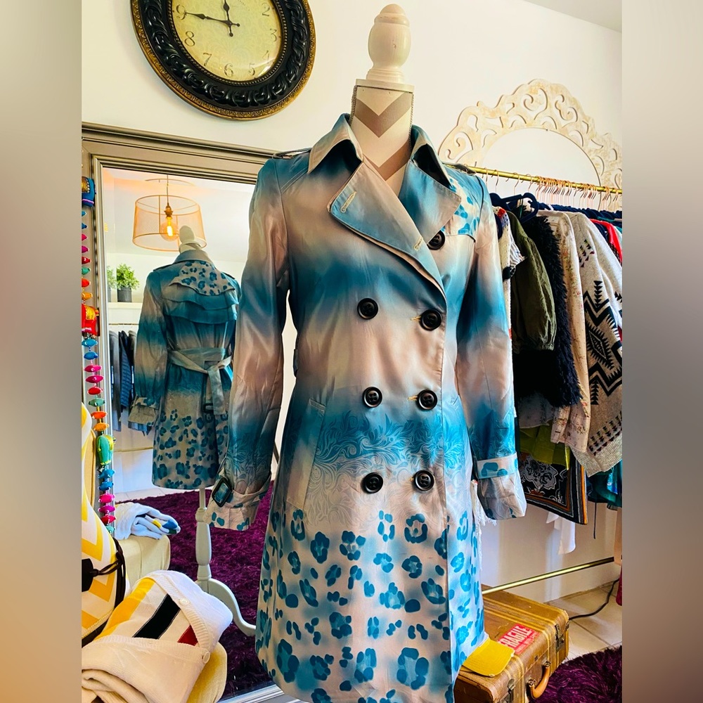 Lovely trench coat❤️❤️❤️❤️